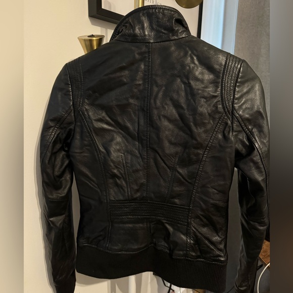 Danier leather jacket - Picture 3 of 4